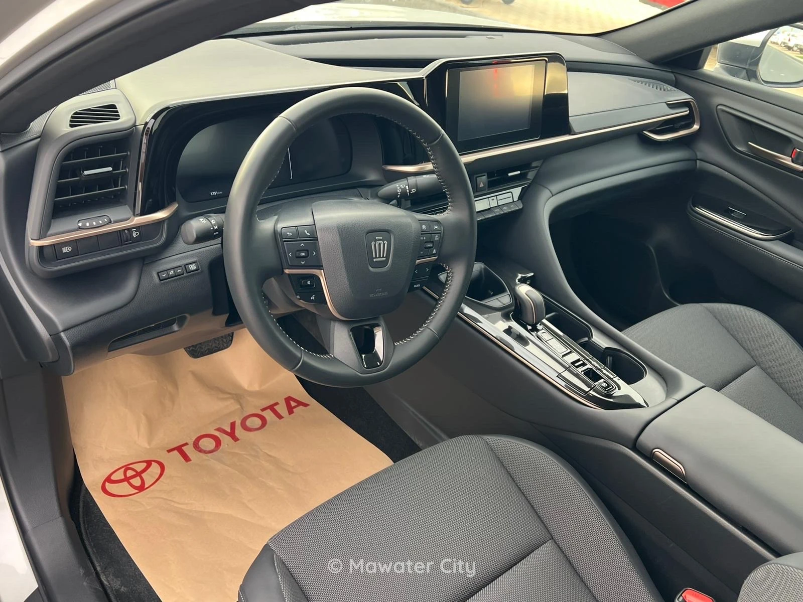 Toyota Crown 2024 — Mawater City