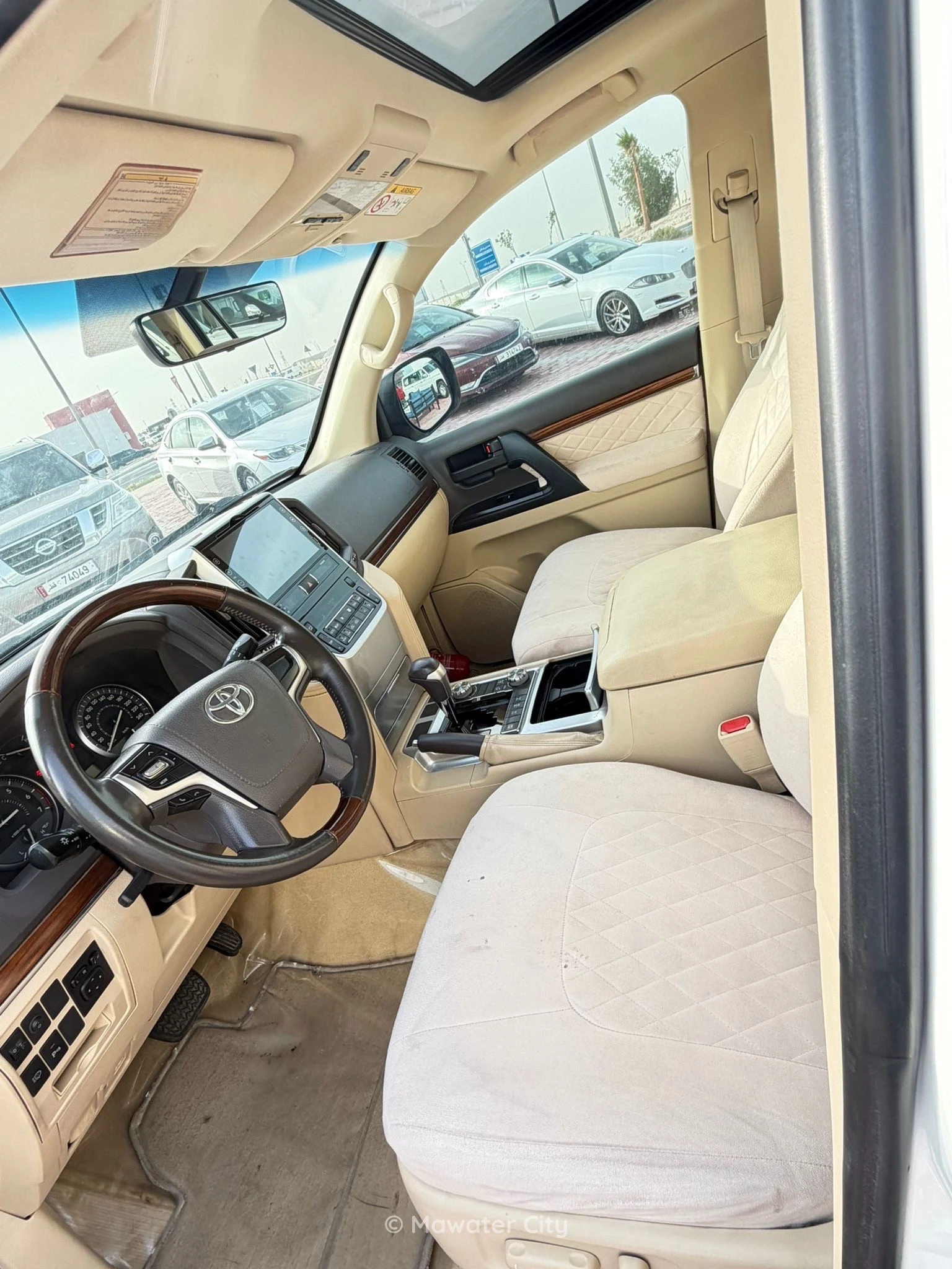 Toyota Land Cruiser GXR 2017 — Mawater City