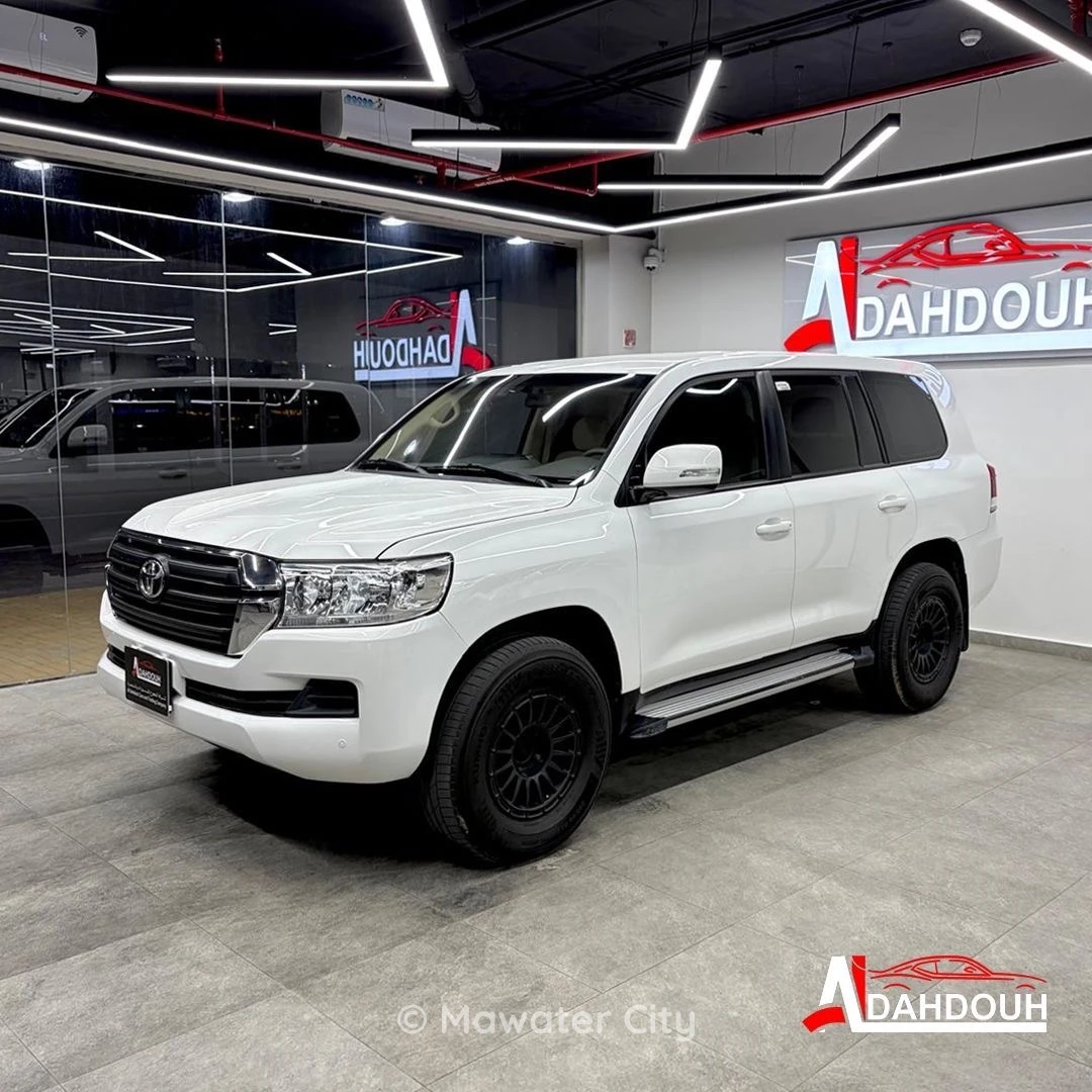 Toyota Land Cruiser GX 2017 — Mawater City
