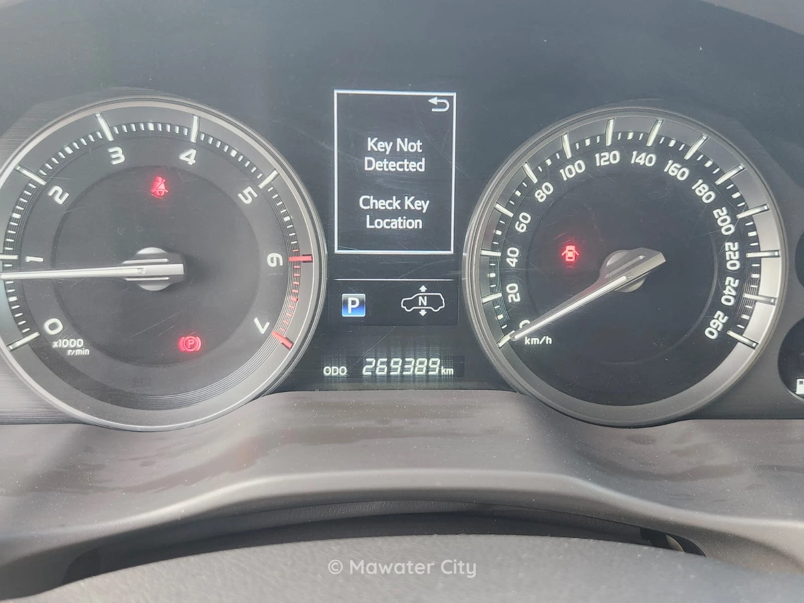 Toyota Land Cruiser VXR 2021 — Mawater City