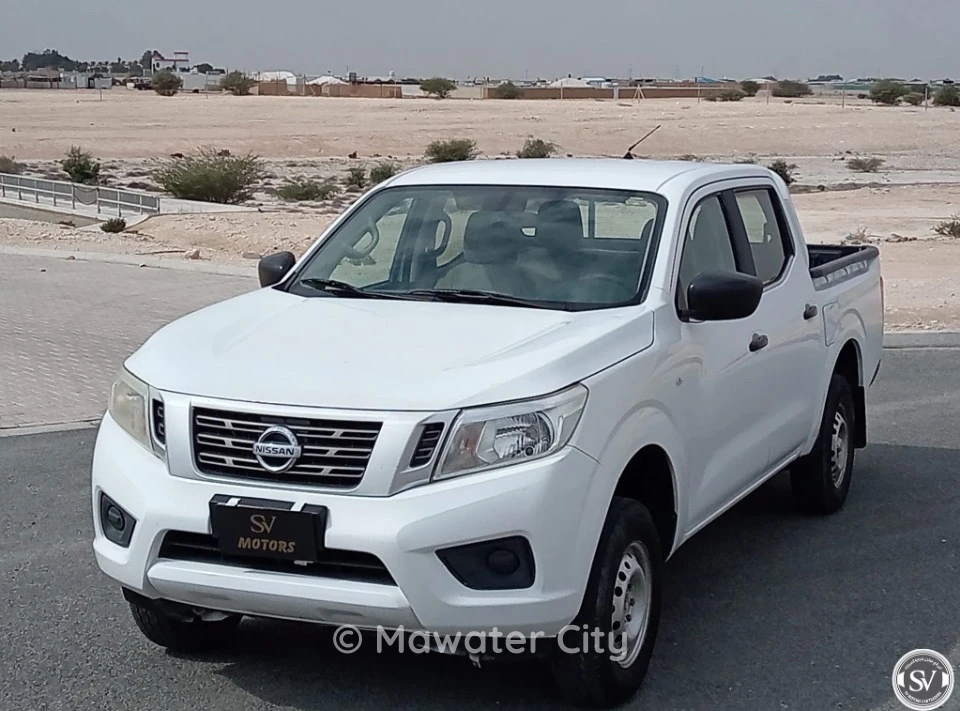 Nissan Navara 2017 — Mawater City