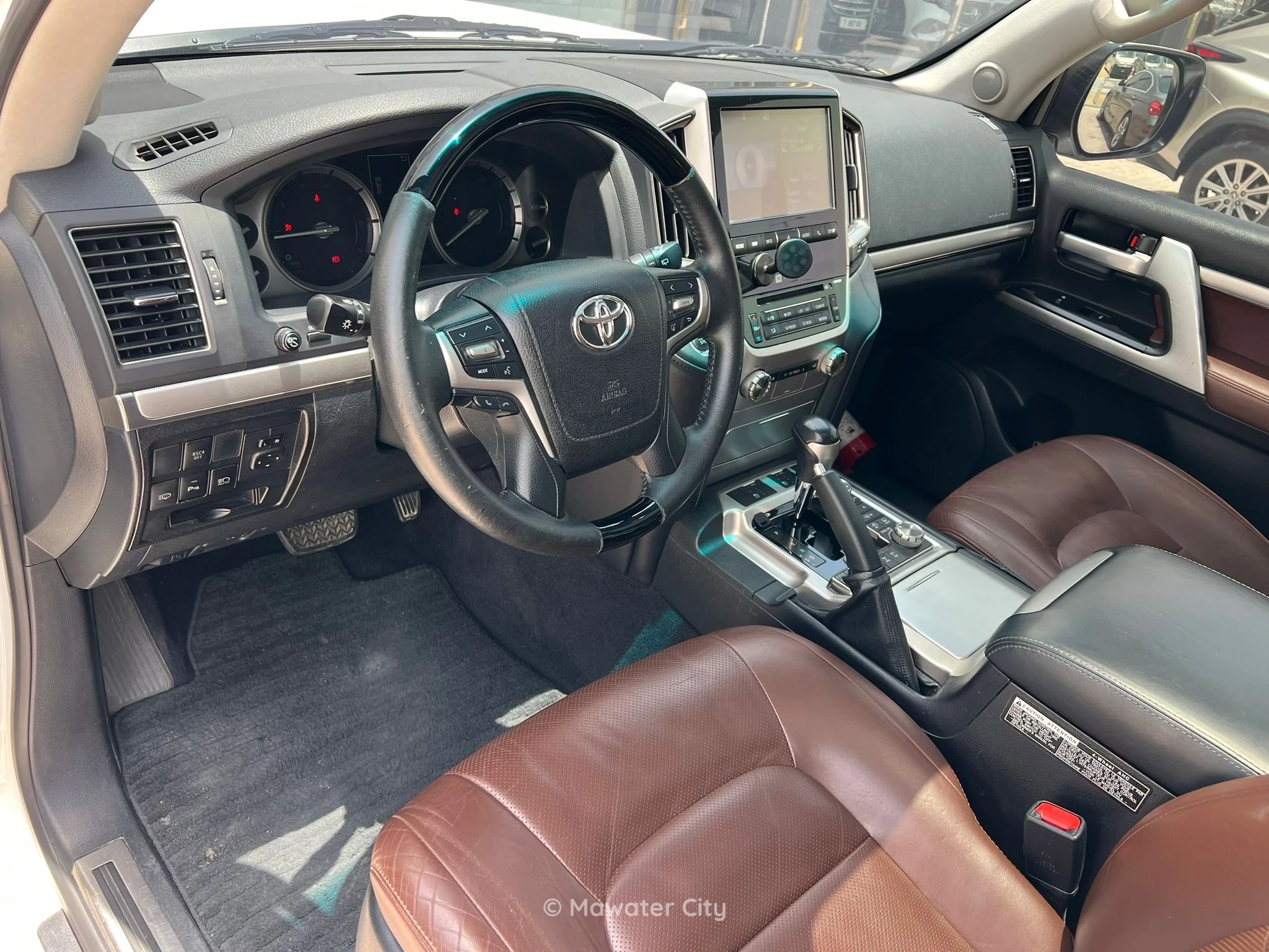 Toyota Land Cruiser 2016 — Mawater City