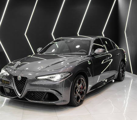 Alfa Romeo Giulia 2018 — OneClickDrive