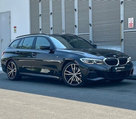 BMW 3 Series 2022 — OneClickDrive