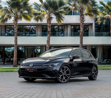 Volkswagen Golf 2023 — OneClickDrive