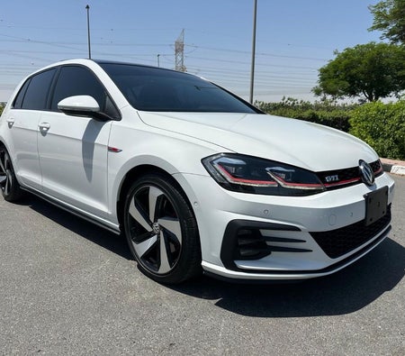 Volkswagen Golf 2019 — OneClickDrive