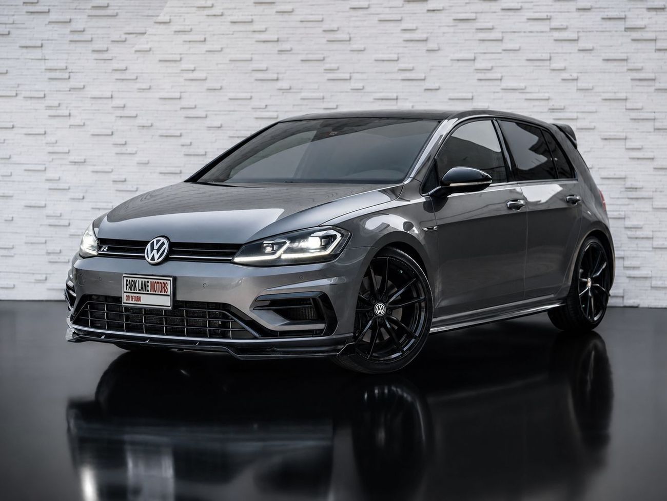 Volkswagen Golf 2019 — DubiCars