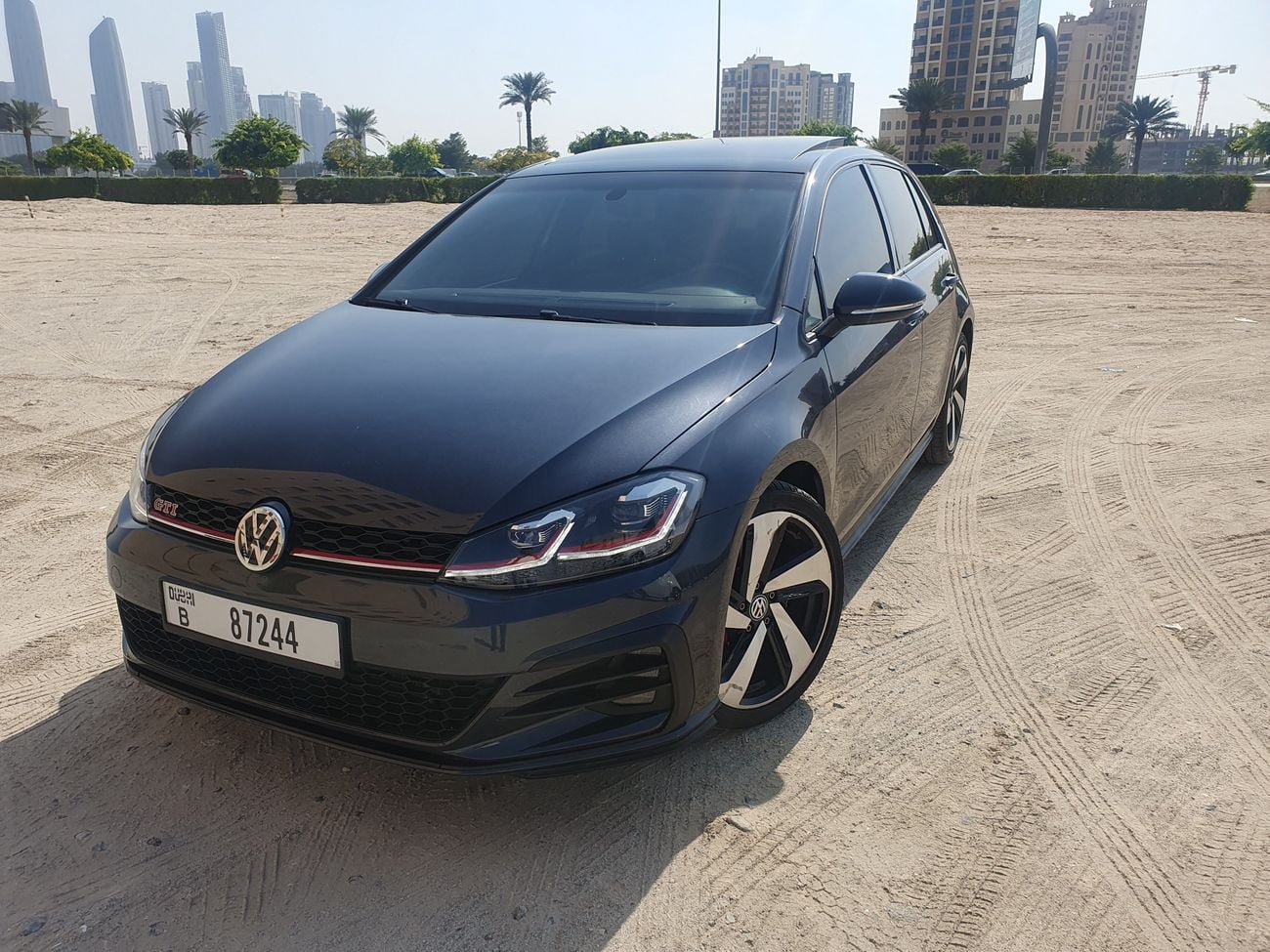 Volkswagen Golf 2019 — DubiCars