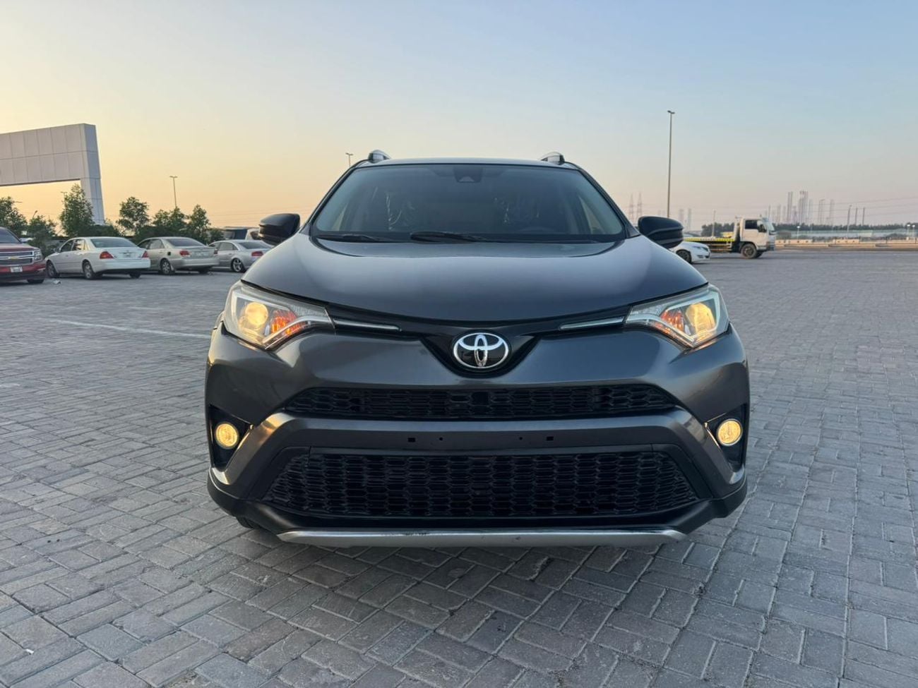 Toyota RAV4 2018 — DubiCars