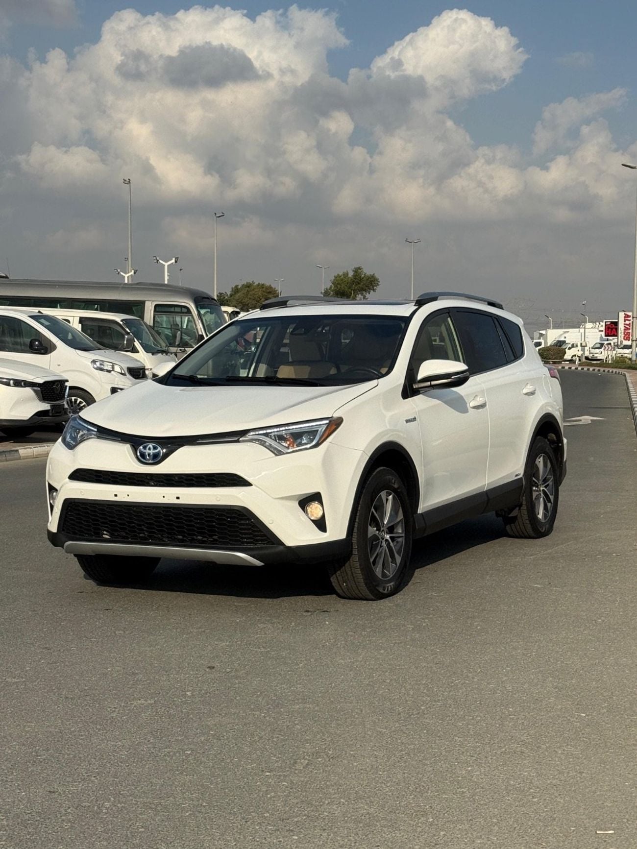 Toyota RAV4 2018 — DubiCars