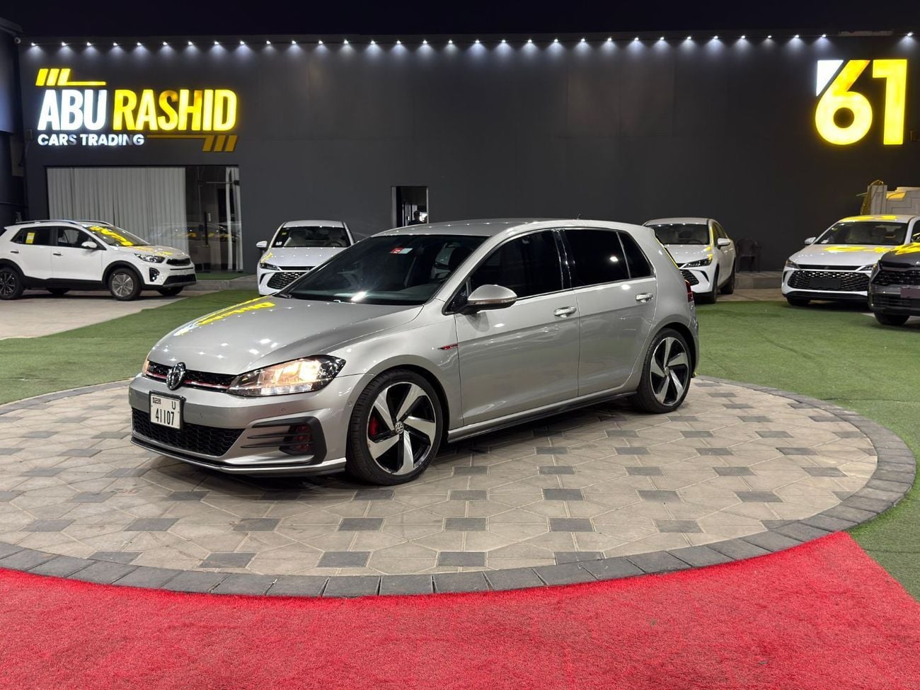 Volkswagen Golf 2019 — DubiCars