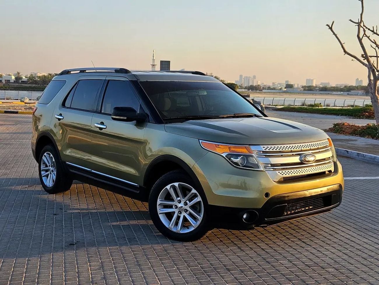 Ford Explorer 2013 — DubiCars