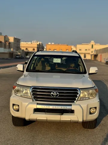 Toyota Land Cruiser 2018 — YallaMotor