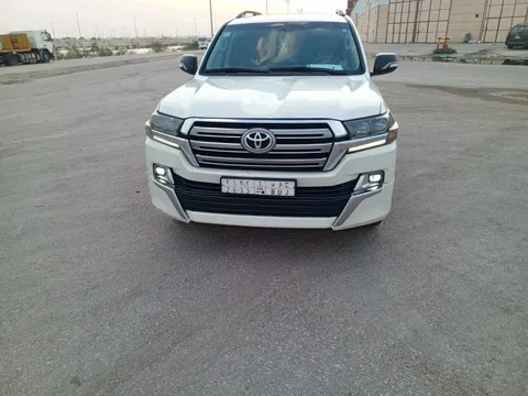 Toyota Land Cruiser 2016 — YallaMotor