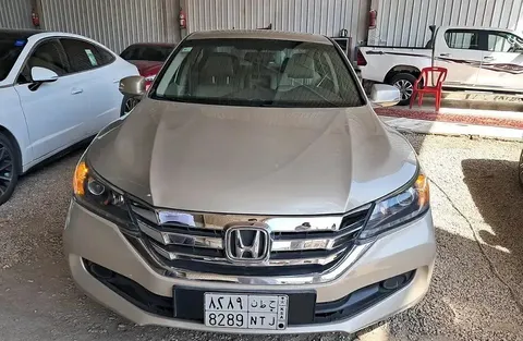 Honda Accord 2015 — YallaMotor