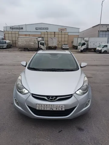 Hyundai Elantra 2012 — YallaMotor