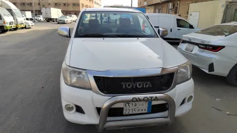 Toyota Hilux 2013 — YallaMotor