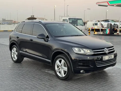 Volkswagen Touareg 2014 — YallaMotor