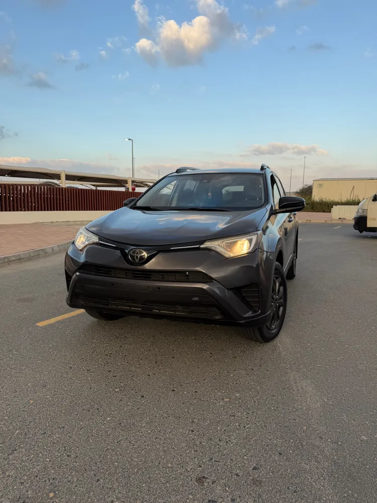 Toyota RAV4 2018 — YallaMotor