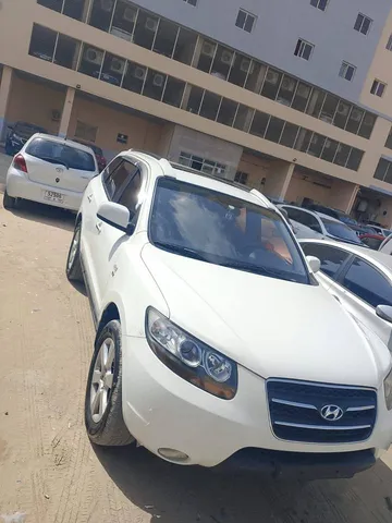 Hyundai Santa Fe 2009 — YallaMotor