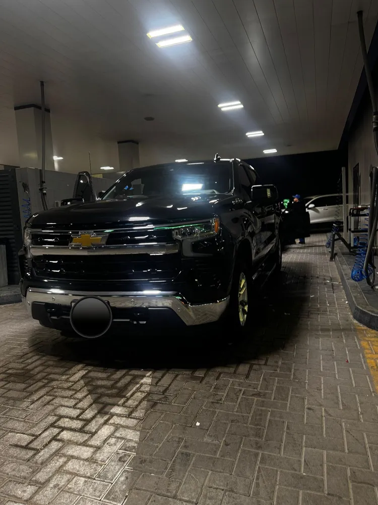 Chevrolet Silverado 2024 — YallaMotor