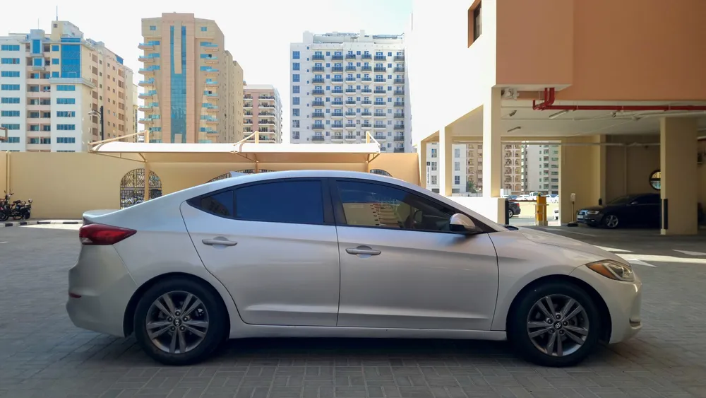 Hyundai Elantra 2018 — YallaMotor