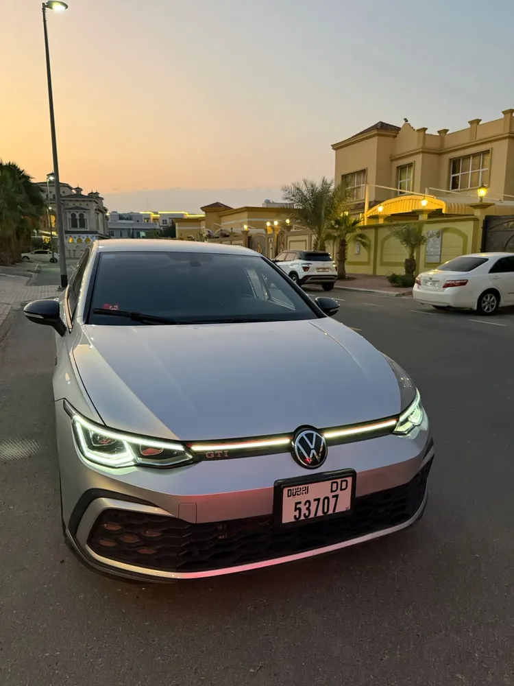 Volkswagen Golf 2023 — YallaMotor