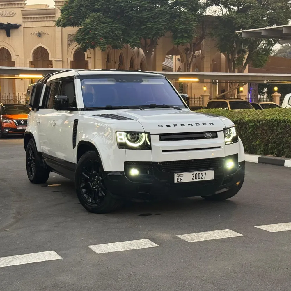 Land Rover Defender 2021 — YallaMotor