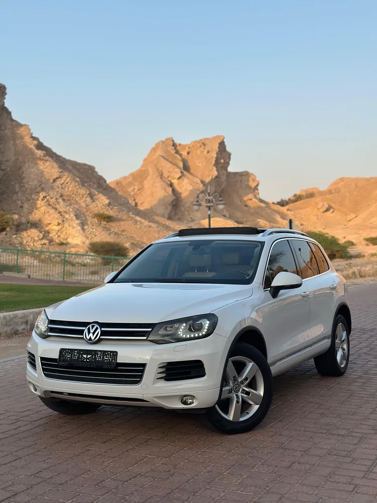 Volkswagen Touareg 2014 — YallaMotor