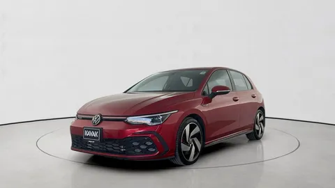Volkswagen Golf 2023 — YallaMotor