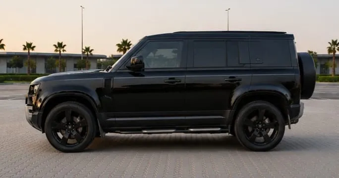 Land Rover Defender 2022 — YallaMotor