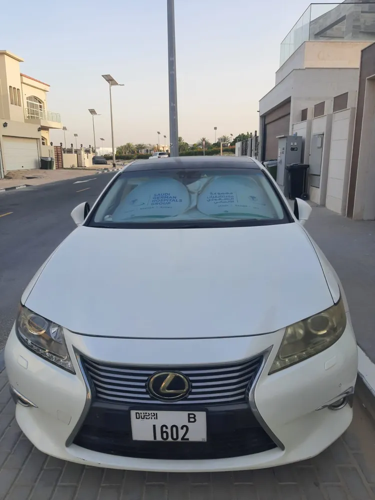 Lexus ES 2015 — YallaMotor